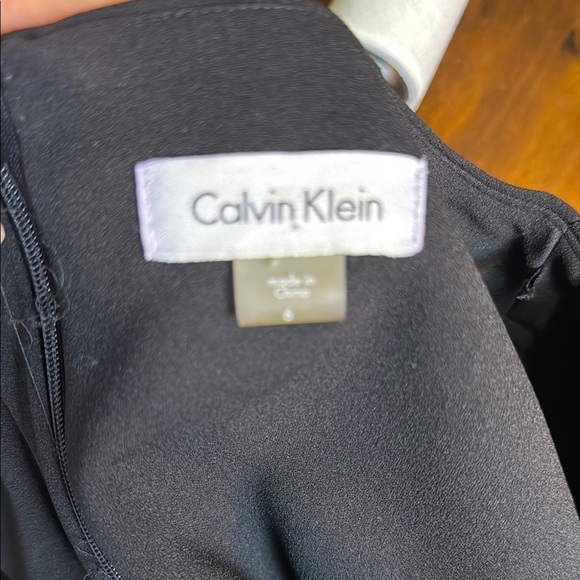 Calvin Klein Classy Black dress with split sleeve accents and square neck, Sz 6 - Picture 4 of 5
